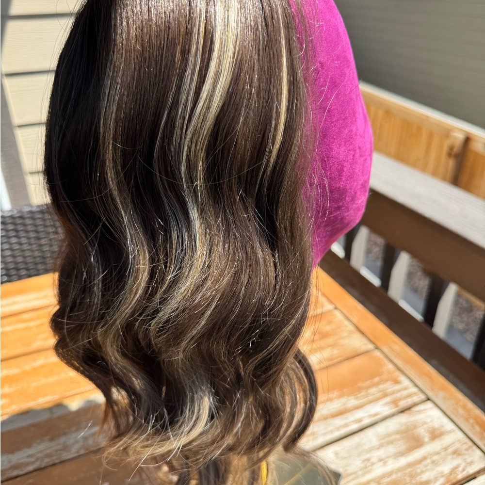 Chelsey Smith Wigs - Gently worn - Beautiful Wig